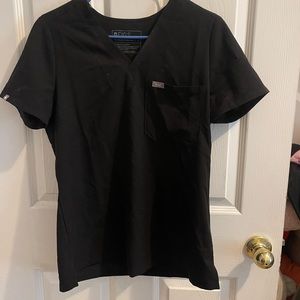 Figs Catarina Top (size small) and Figs Zamora Jogger pants (size XS)